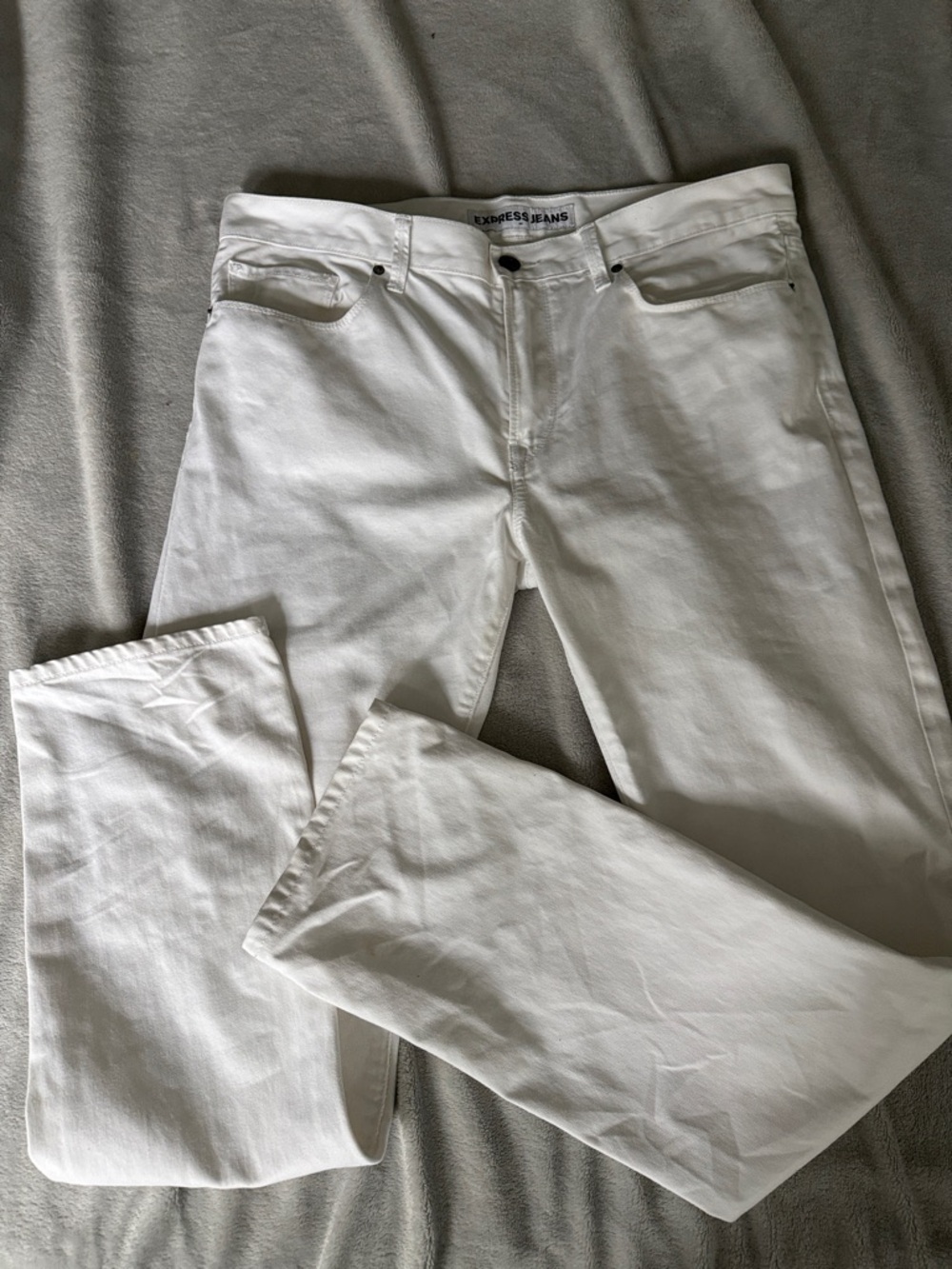 Express Men’s White Rocco Slim Fit Skinny Leg Straight Jeans